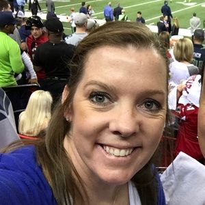 Meet your Posher, Dena